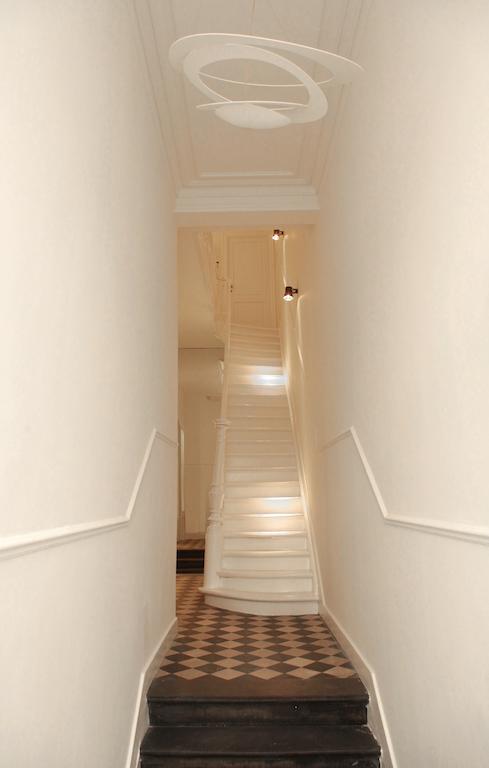 Maison Nationale City Flats & Suites Anversa Esterno foto Stairway to the basement