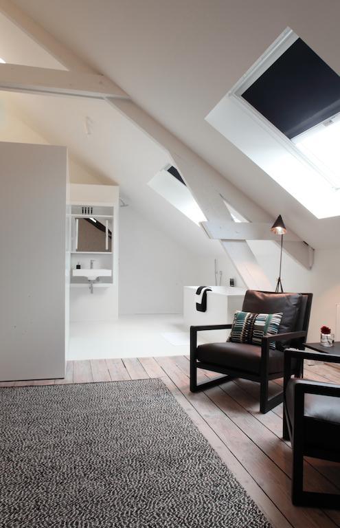 Maison Nationale City Flats & Suites Anversa Camera foto A modern attic apartment
